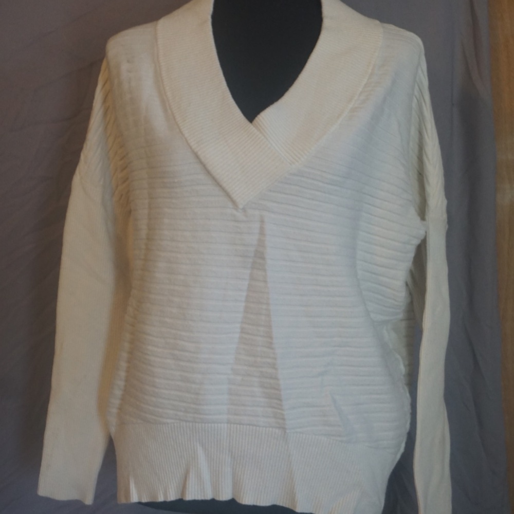 Cream v-necl sweater